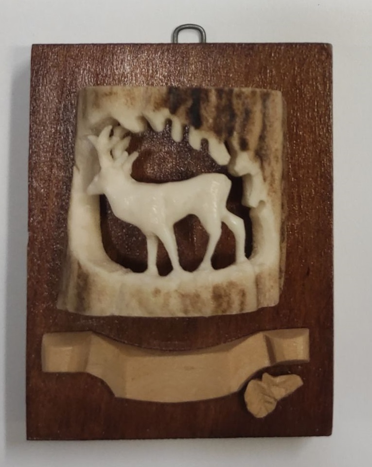 Brúsený obrázok z parohoviny Jeleň 2