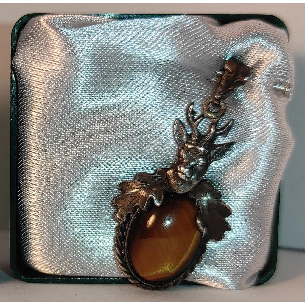 Strieborný prívesok srnec 2 s tigrím okom